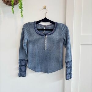 Free People Women's mistletoe Crochet Cuff Thermal Long Sleeve Top Blue Size XS